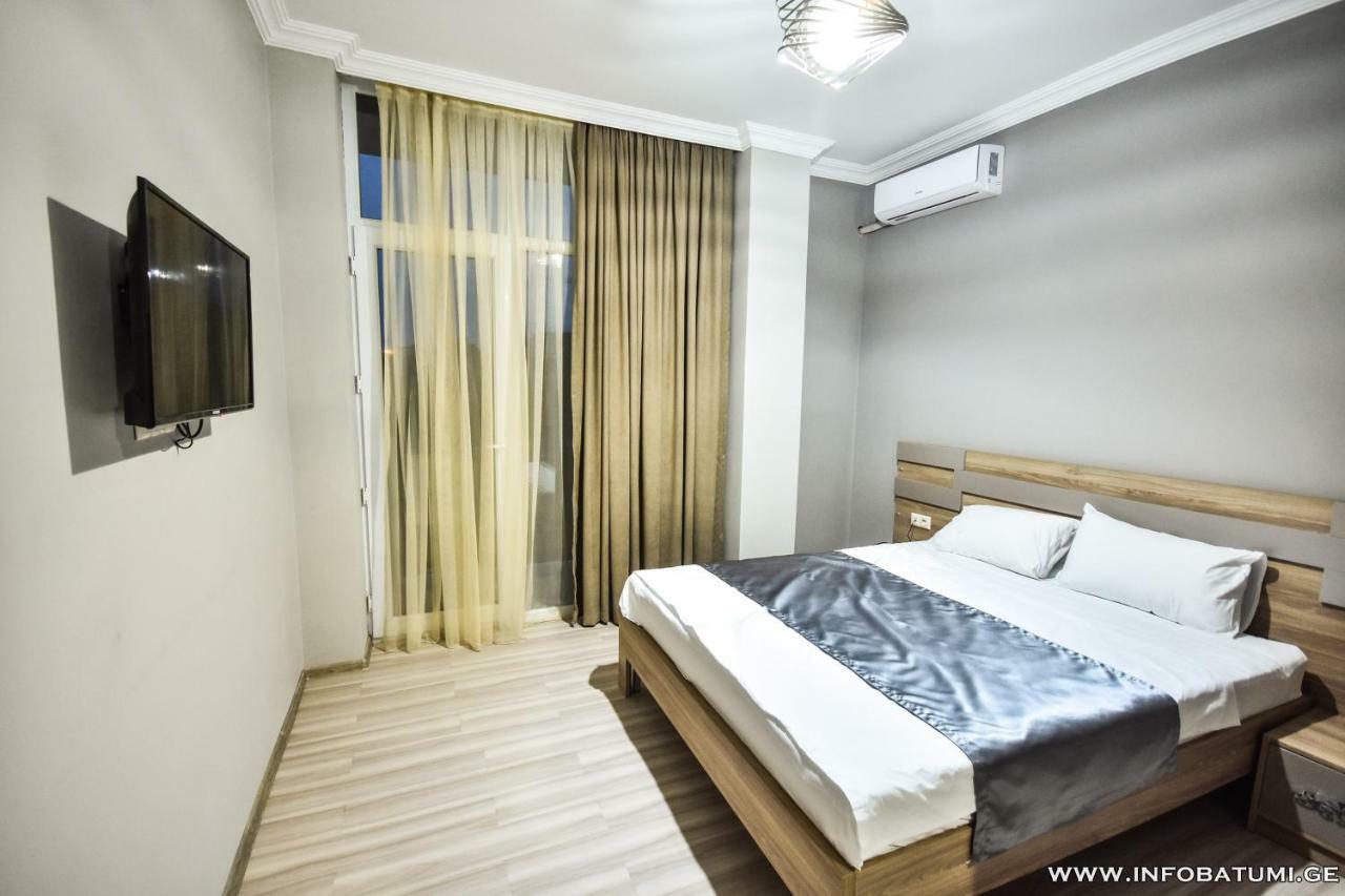 Hotel Wave Batumi Exterior photo