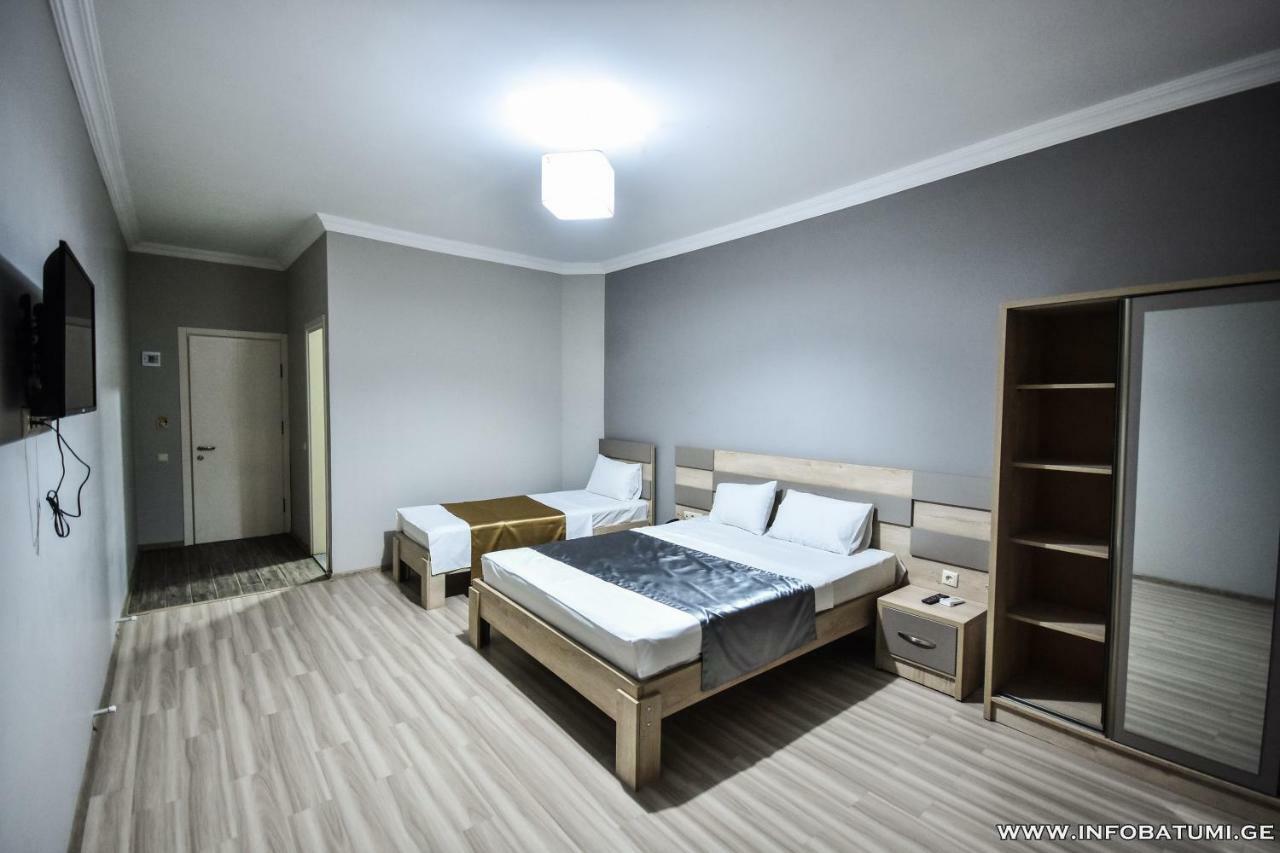 Hotel Wave Batumi Exterior photo