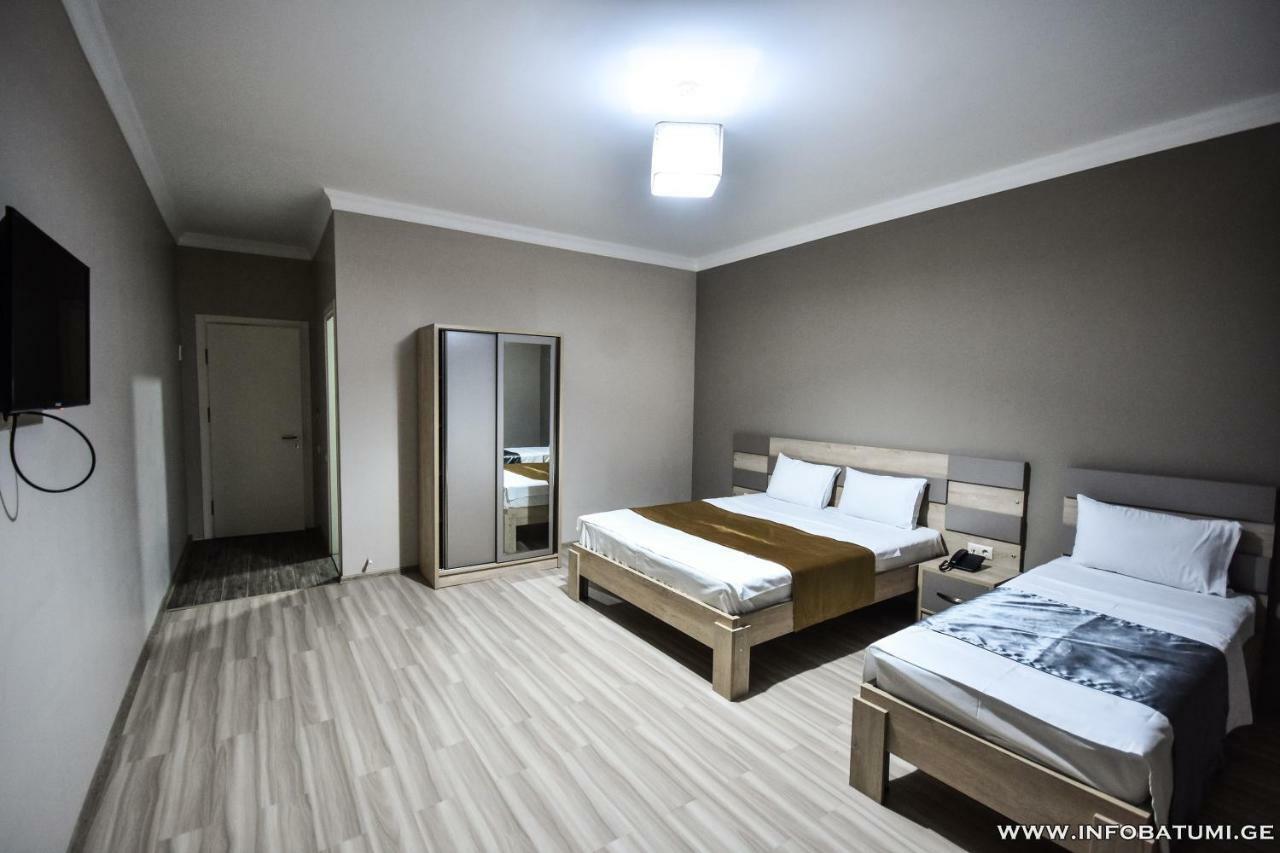 Hotel Wave Batumi Exterior photo